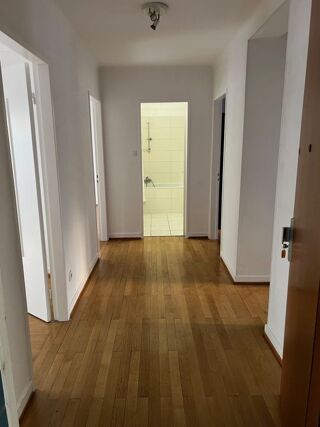  Appartement à louer 3 pièces 74 m²