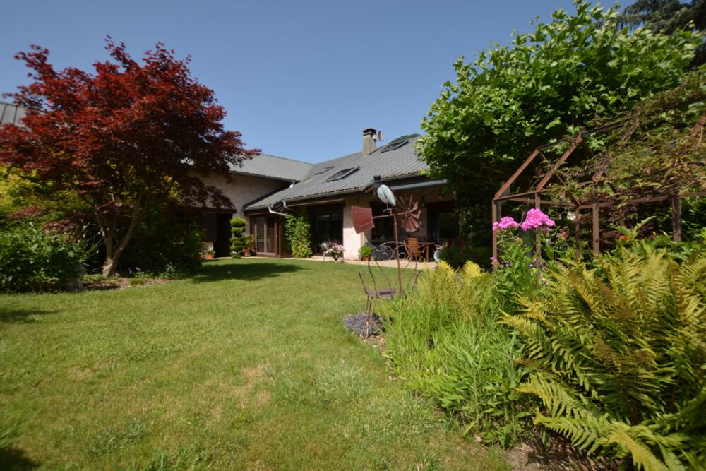ALBERTVILLE (73) Terrain 8311 m2 - Maison de 189 m2 - Hangars/Garages de 178 m2