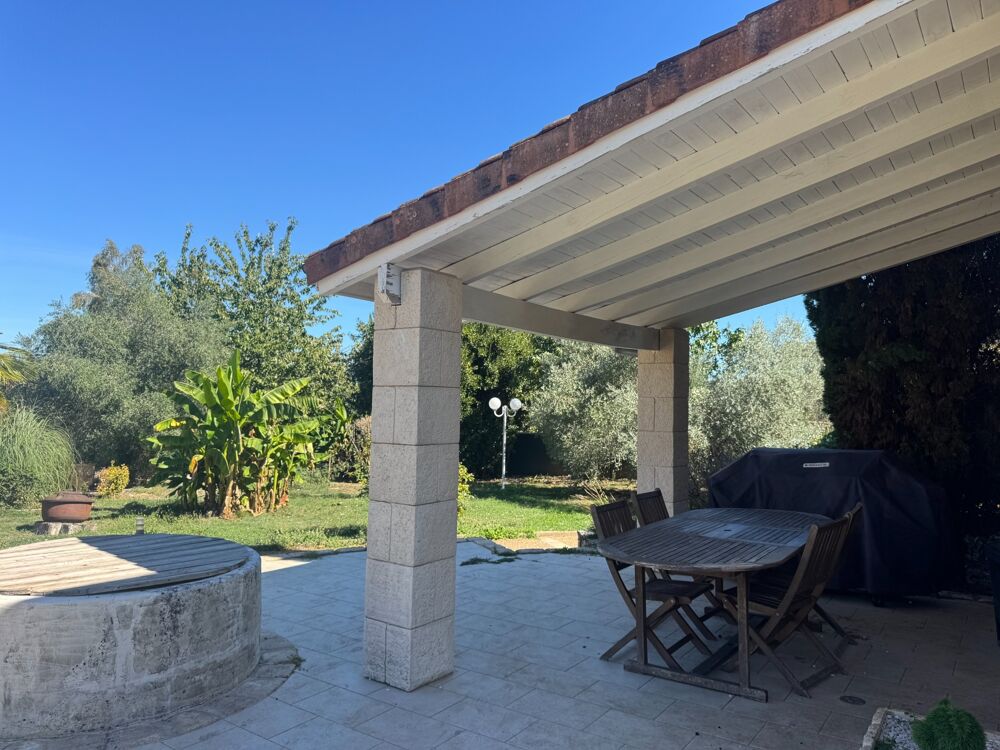 PERIGUEUX (Chancelade) Maison à louer T 6 de 210 m² avec terrain de 1450 m², piscine