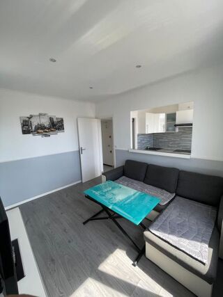  Appartement à louer 2 pièces 32 m²