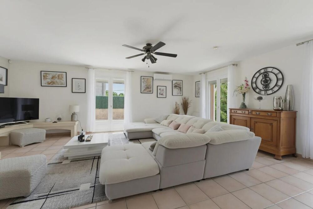 Vente Maison Maison de 6 pièces de 154 m² à Blésignac Blesignac
