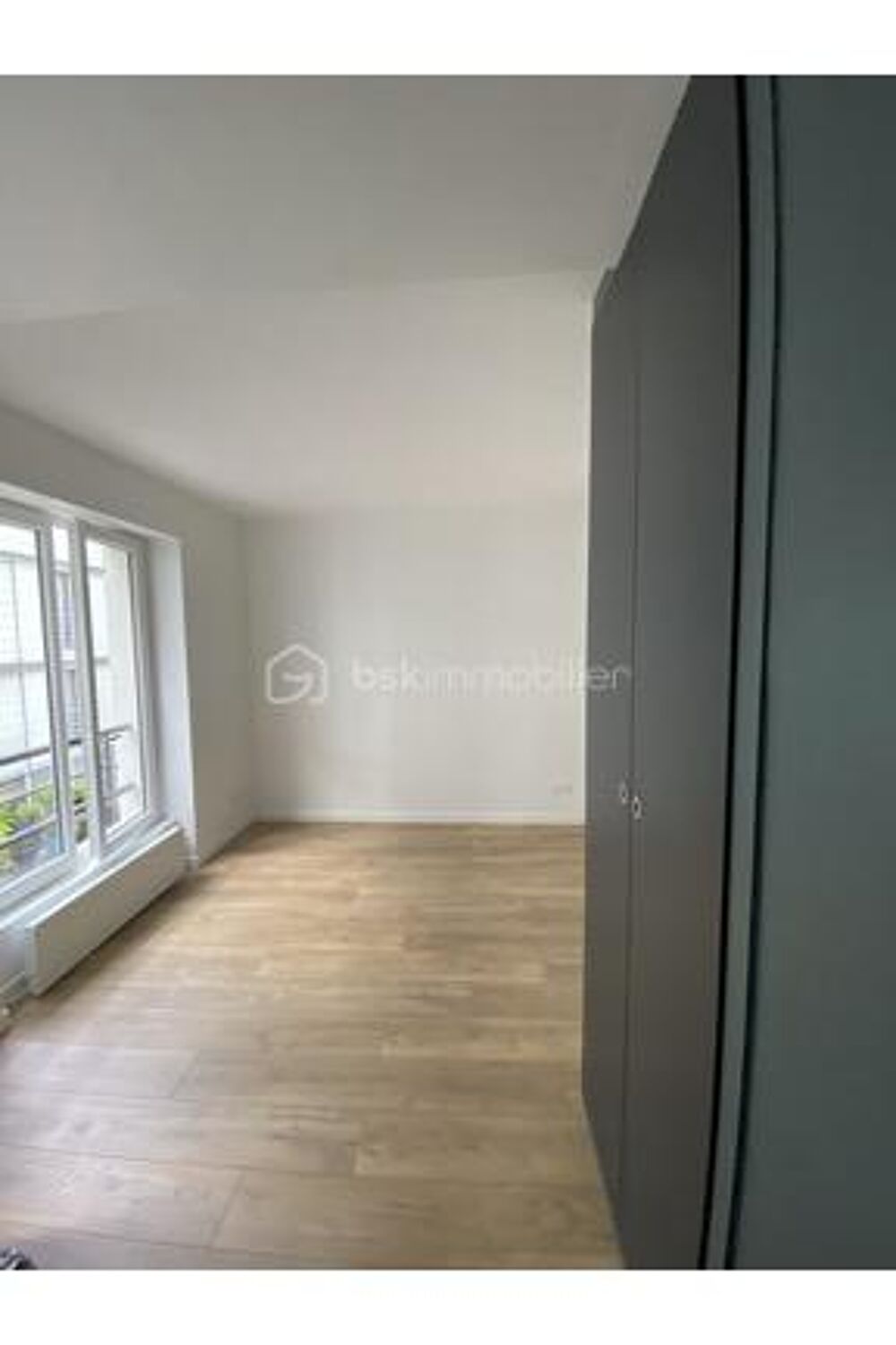Vente Appartement Petite perle nichée dans un immeuble historique en plein cœur urbain! Paris 18