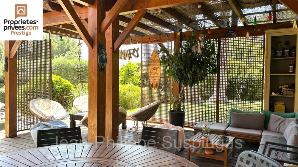 Villa Sanary Sur Mer 7 pièce(s) 235 m2
