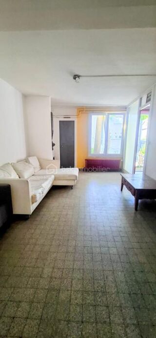  Immeuble à vendre 3 pièces 150 m²