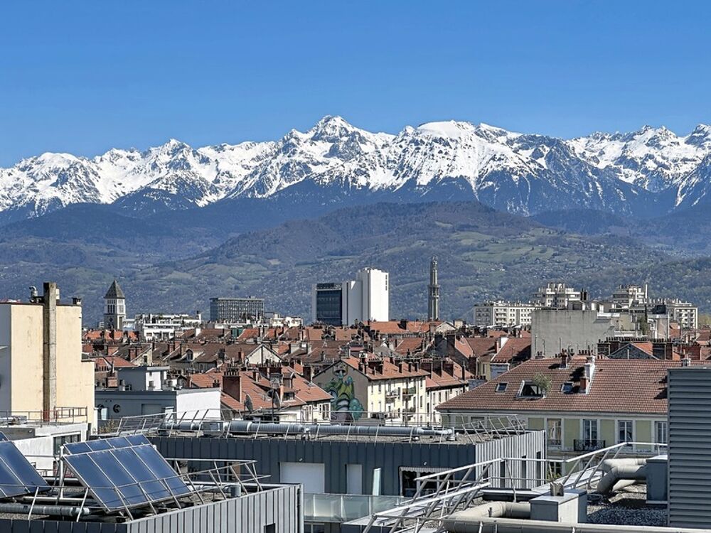 Vente Appartement Grenoble Championnet Appartement 6 Pièces avec parking au sous-sol et vues sur les massifs ! Grenoble