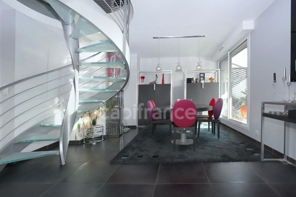 Vente Appartement RENNES 35 – QUAIS DE LA VILAINE / MAIL FRANÇOIS-MITTERRAND   T6 DUPLEX 200 M² – DERNIER ÉTAGE – TERRASSE 60 M² – 3 GARAGES Rennes
