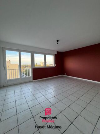 Vente Appartement Appartement T4 de 91 m² avec 3 chambres, ascenseur, cave et stationnement à Douai Douai