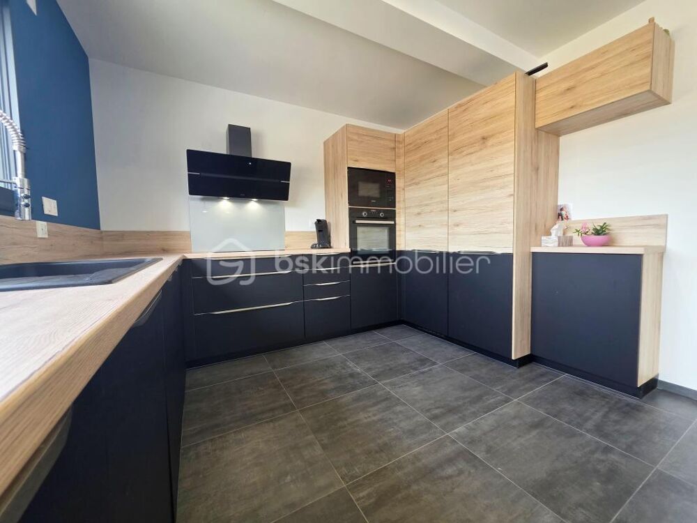 Maison contemporaine de 2023 avec 1 861 m² de terrain