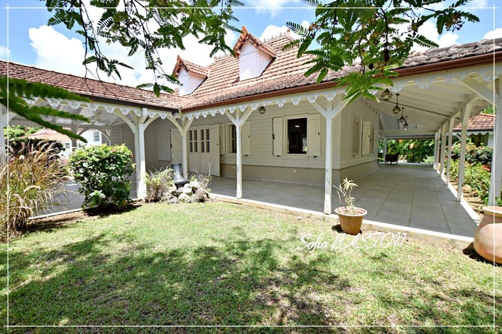 Vente Maison Sainte-Anne Plage – Villa T7 de 220 m²hab.+ 231m2 de terrasses - Piscine - bungalows annexes– Terrain 1 409 m² – Martinique (972 Sainte anne