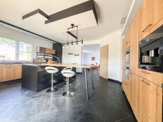  Villa à vendre 7 pièces 240 m²