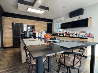  Maison � vendre 7 pi�ces 230 m�