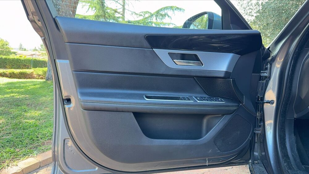 XF Sportbrake 2.0 D 180 BVA8 R-Sport 2019 occasion 69390 Vourles
