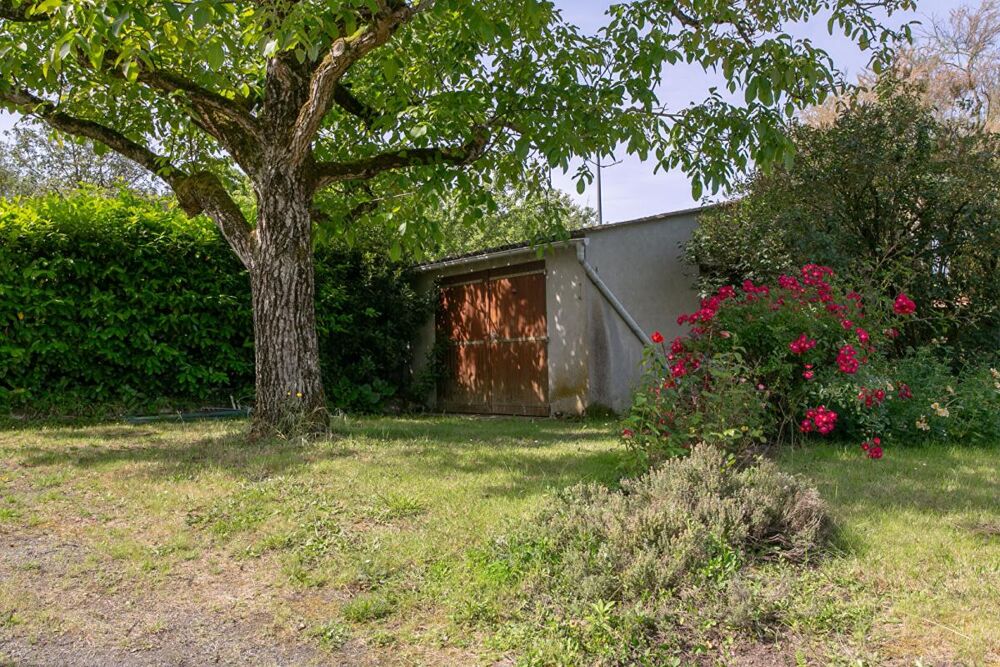 Vente Maison Maison Gorges 6 P et terrain à bâtir. 4 Chs . 128,7 M² . T 1034 M² . 2 garages . Sous sol Gorges