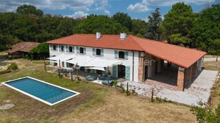  Propri�t�/ch�teau � vendre 9 pi�ces 310 m�