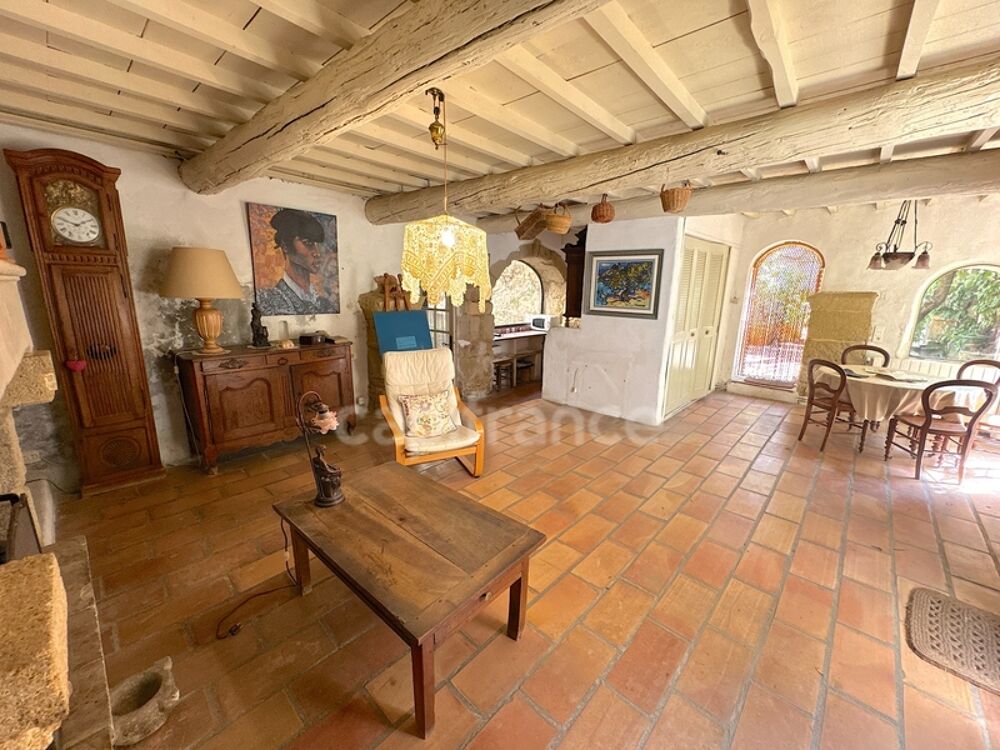 Maison à vendre 5 pièces MEYNES (30)Maison de caractère avec tropézienne & patio  un lieu de vie unique chargé dhistoire