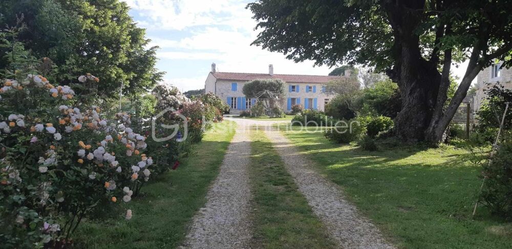 Charentaise composée de 2 logements