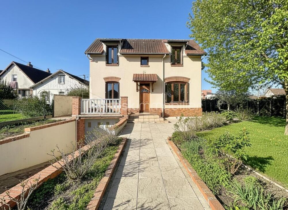 Maison individuelle 4 pièces sur sous-sol total 85m2 secteur Henri Barbusse