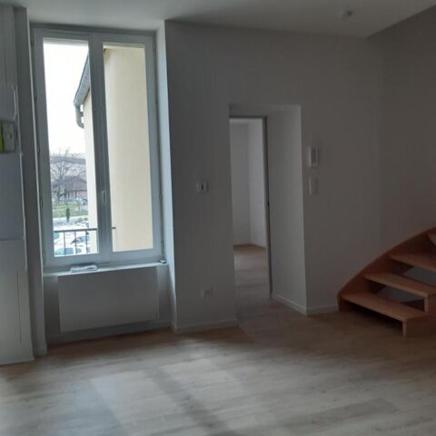  Appartement � louer 4 pi�ces 80 m�