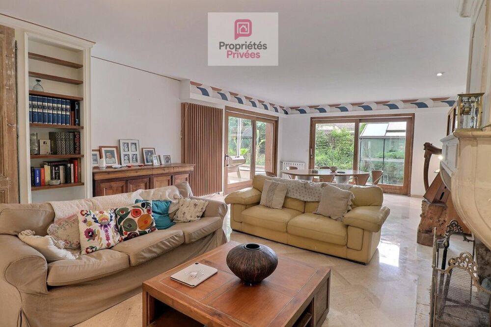 Maison familiale 5 chambres - 209 m² avec sous-sol de 160 m² - Piscine - Jardin - Chauffage par Géothermie
