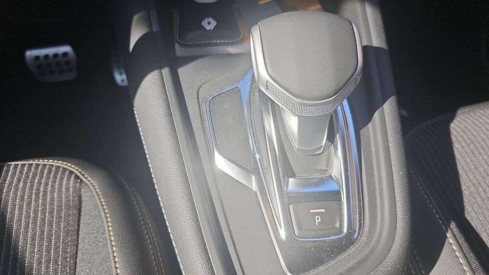 Captur 1.6 E-Tech Full Hybrid 160 BVA6 Engineered - Automatique 2024 occasion 85500 Les Herbiers