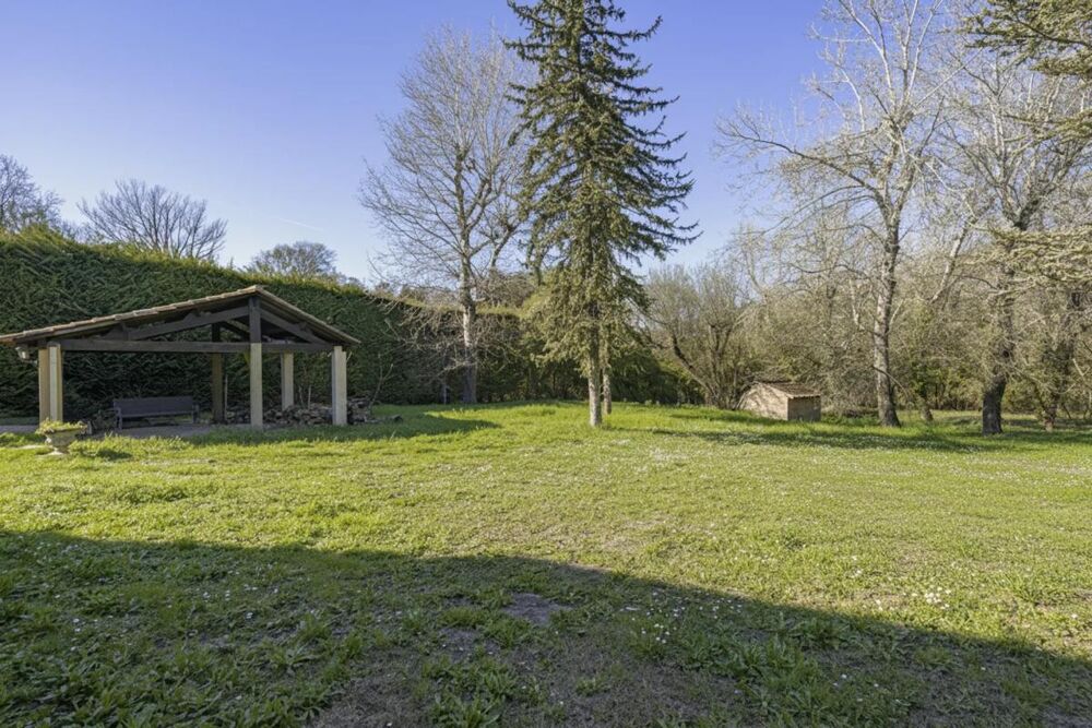 Vente Maison Fuveau : Maison 7 pièces avec piscine et studio Fuveau