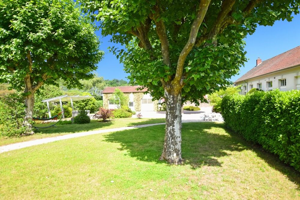 Maison d'habitation +deux appartements locatifs avec terrain de 2455 m2