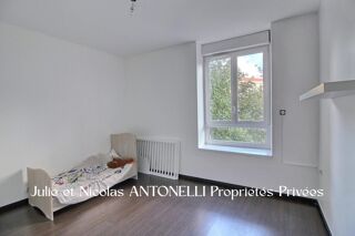  Appartement à louer 3 pièces 72 m²