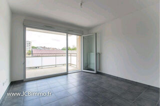  Appartement à louer 3 pièces 58 m²