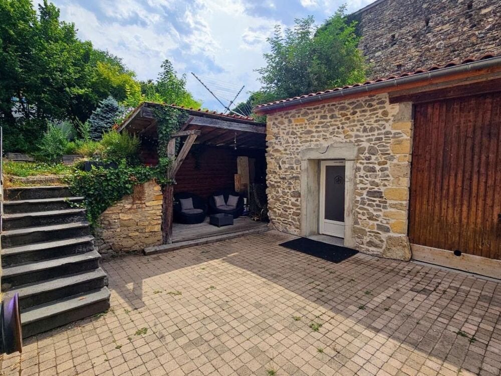 Maison 176 m² habitables - jardin - cour - grange CHAURIAT (63)