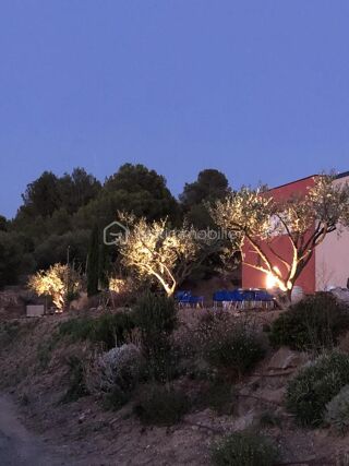  Immeuble � vendre 2 pi�ces 700 m�