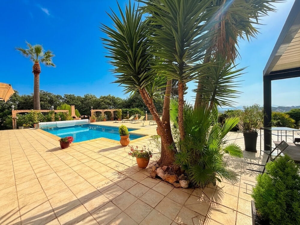 Vente Villa Splendide Villa T6 avec vue mer panoramique -  Piscine - Double garage Six fours les plages