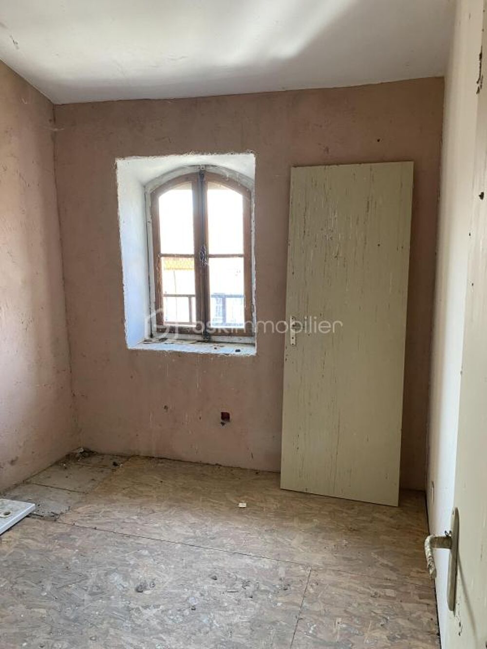 Vente Appartement APPARTEMENT 54 M² À RÉNOVER – 2 CHAMBRES & MEZZANINE Pont saint esprit
