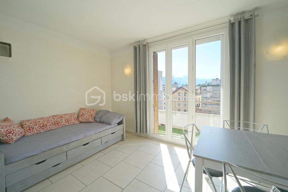 T2 lumineux en hyper-centre avec vue montagnes et balcon