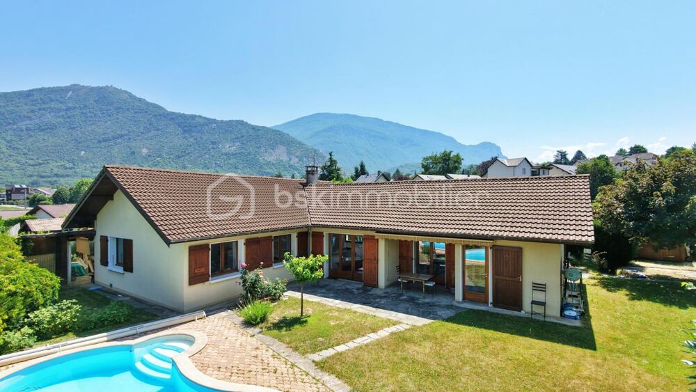 Maison de plain pied avec piscine
