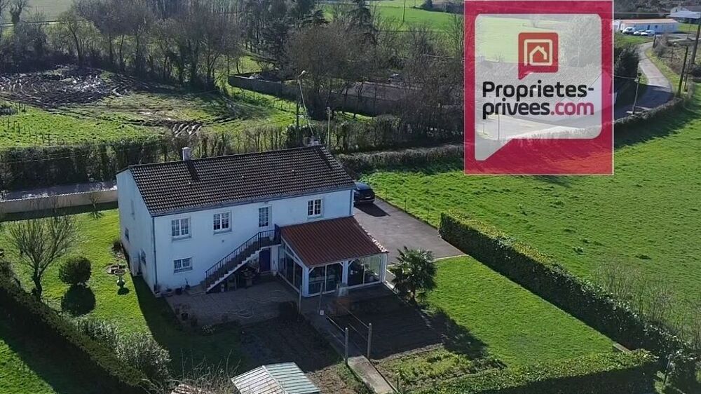BELLE MAISON 4 chambres 2 SDE sur terrain 1100 m2 clôturé et plat