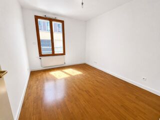  Appartement à louer 3 pièces 70 m²