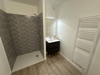  Appartement à louer 2 pièces 42 m²