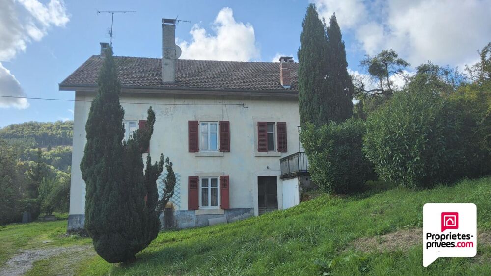 Maison de 1927 - 3 logements - 10 pièces - 7 chambres 286 m² Calme et nature . Terrain 4050m² constructible
