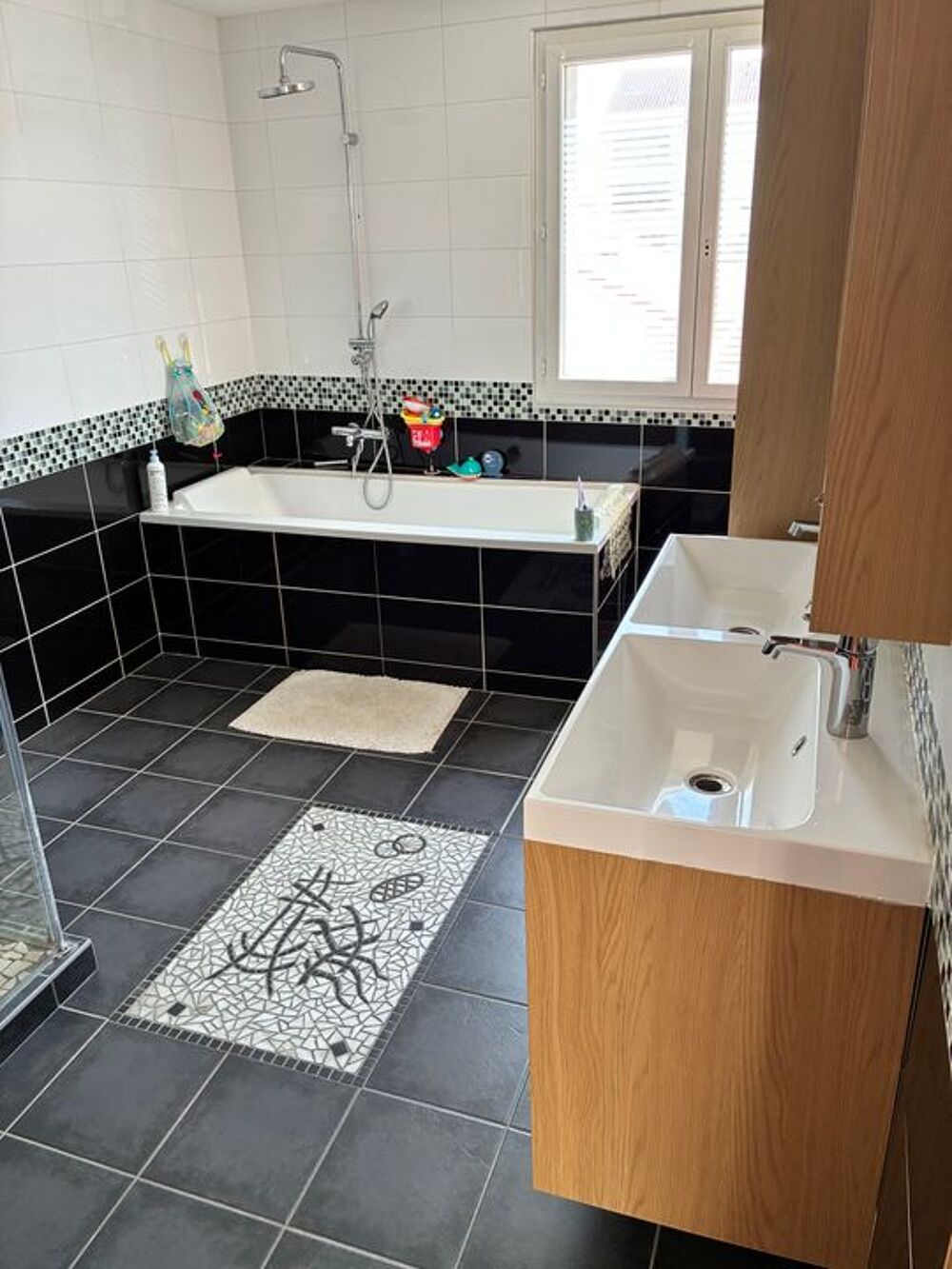 Location Maison Maison de 210m2 à louer sur Lyon 08 Lyon 8