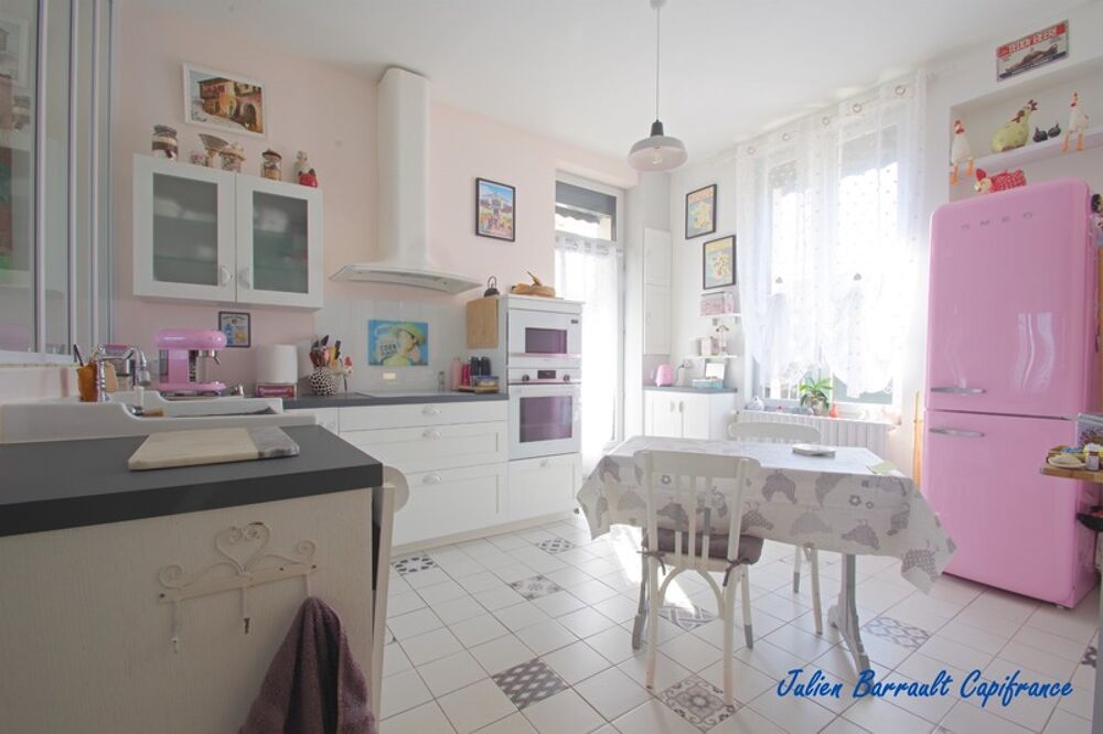 Vente Maison Maison familiale de 148m² avec 5 chambres entièrement rénovée en 2021 sur un terrain clos de 438m² Verrieres