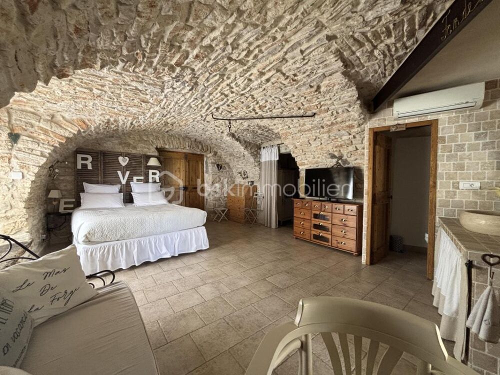 � vendre  Propri�t�/ch�teau Mons (30340)