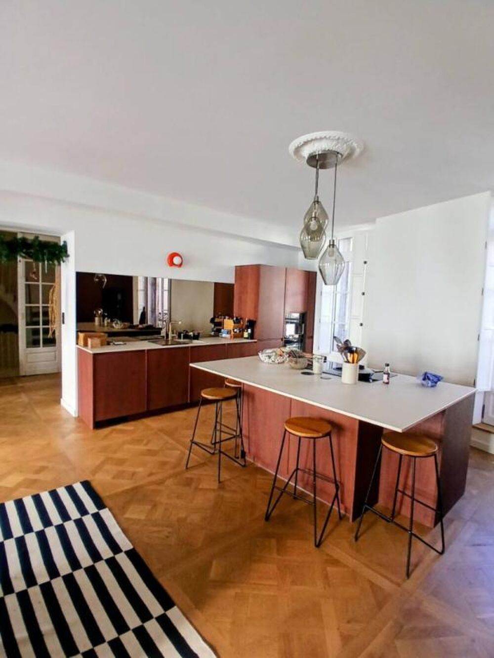 Vente Maison Exceptionnelle maison de ville sept pièces, cour et jardin, dépendances de trois pièces Beziers