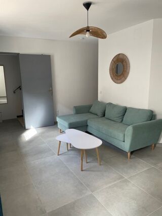  Maison à louer 4 pièces 70 m² Nimes