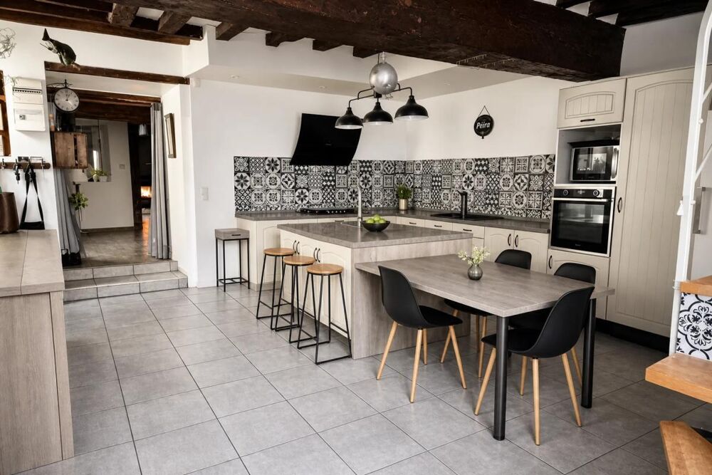 Maison de 6 pièces de 188 m² à Courcelles-la-Forêt