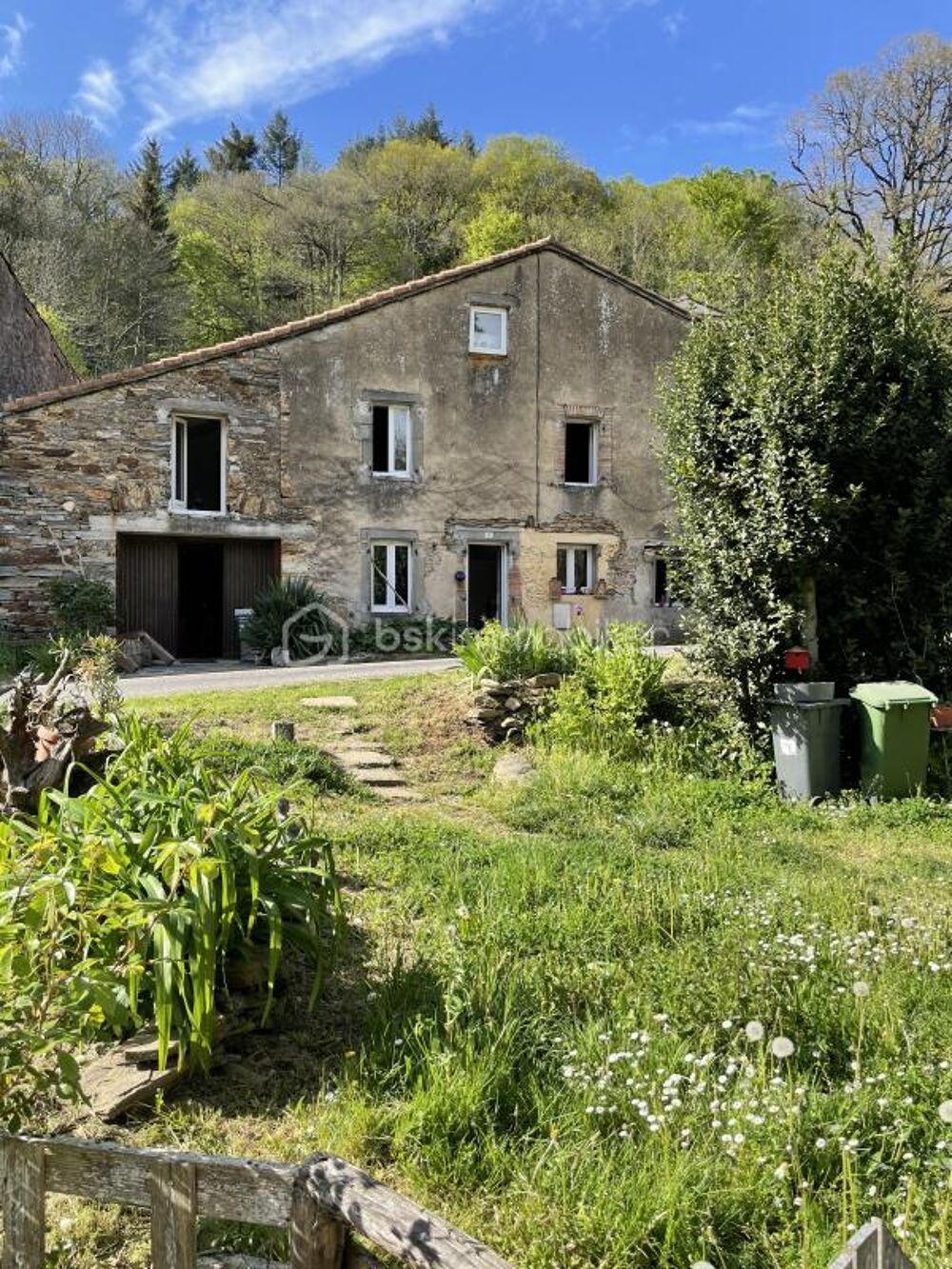 Maison de hameau avec jardin et garage
