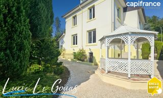  Propriété/château à vendre 8 pièces 181 m²