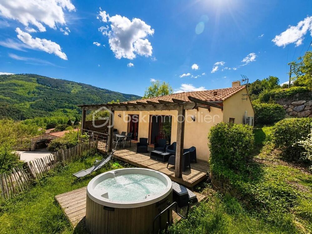 ? UN DOMAINE DE GÎTES DEXCEPTION ENTRE CIEL ET NATURE ?