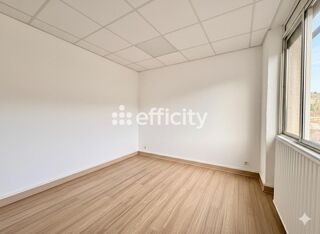  Immeuble à vendre 15 + pièces 413 m²