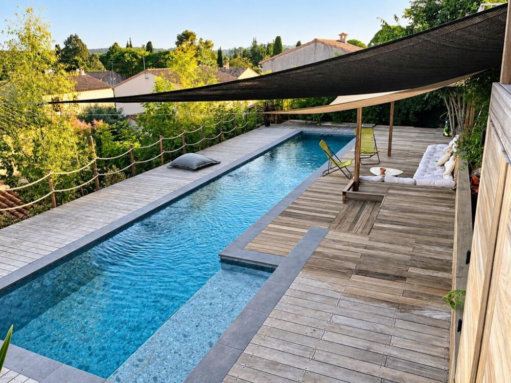 BELLE MAISON DE VILLAGE 7P AVEC JARDIN GARAGE ET PISCINE