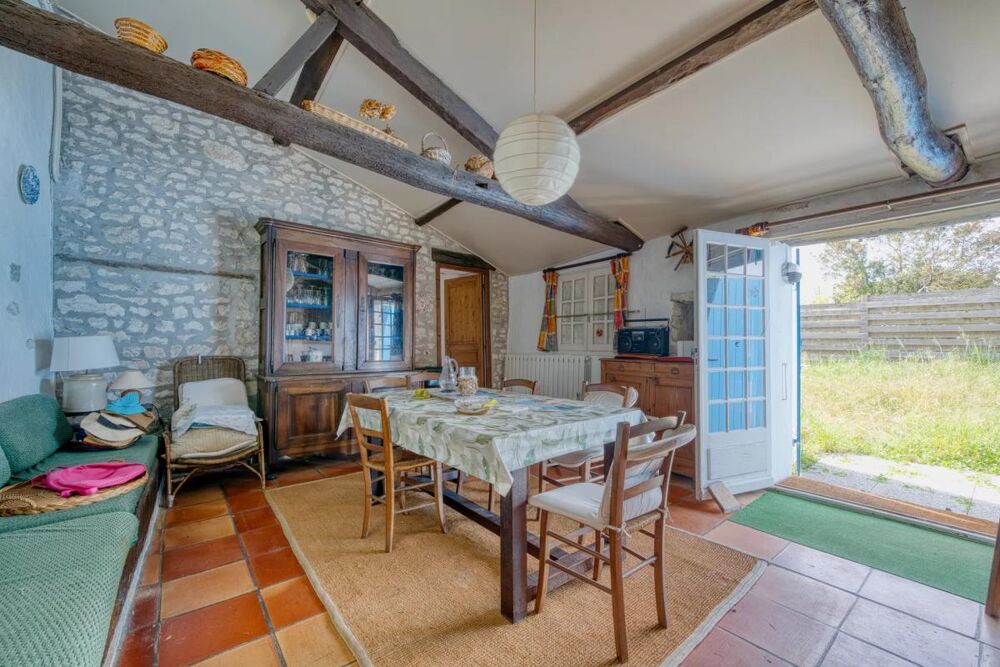 Authentique maison charentaise de 180 m² habitables avec piscine